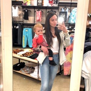 Meet your Posher, Emilee